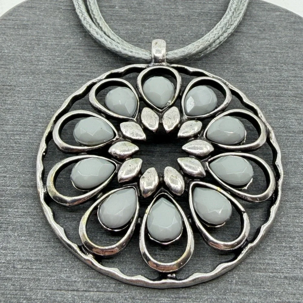 Silver Tone Gray Bead Floral Medallion Pendant Necklace Boho Statement Gift
